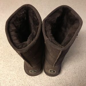 Bearpaw ugg style boots